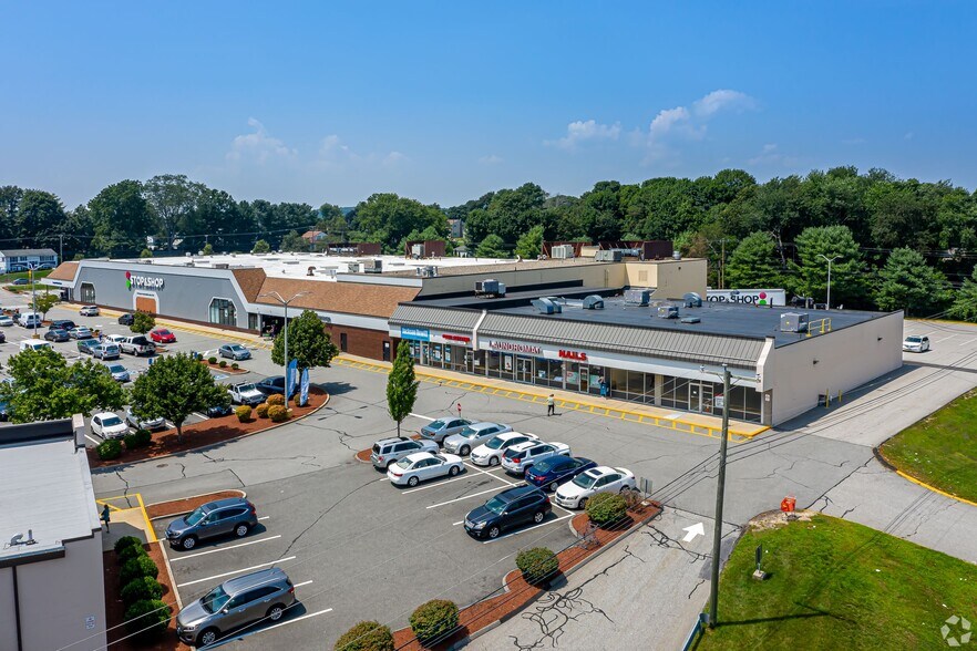 117 Boston Post Rd, Waterford, CT for lease - Building Photo - Image 2 of 3