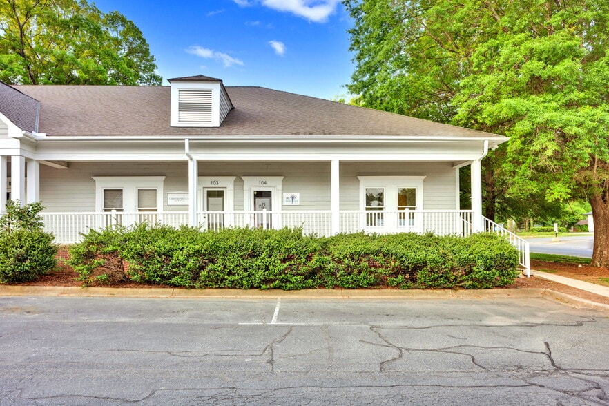 20808 N Main St, Cornelius, NC for sale - Building Photo - Image 2 of 26