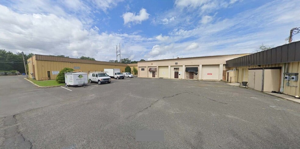 968 Shrewsbury Ave, Tinton Falls, NJ for lease - Building Photo - Image 2 of 10