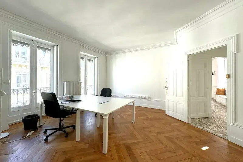 Office in Lyon for lease Interior Photo- Image 1 of 10