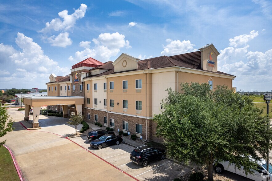 505 Agnes St, Bastrop, TX for sale - Primary Photo - Image 1 of 1