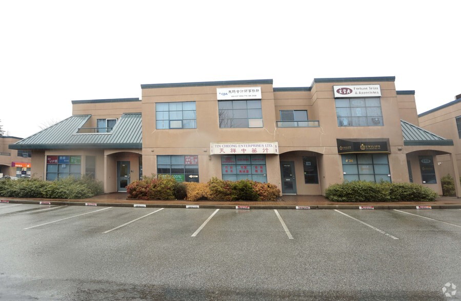 4400 Hazelbridge Way, Richmond, BC for lease - Primary Photo - Image 1 of 4