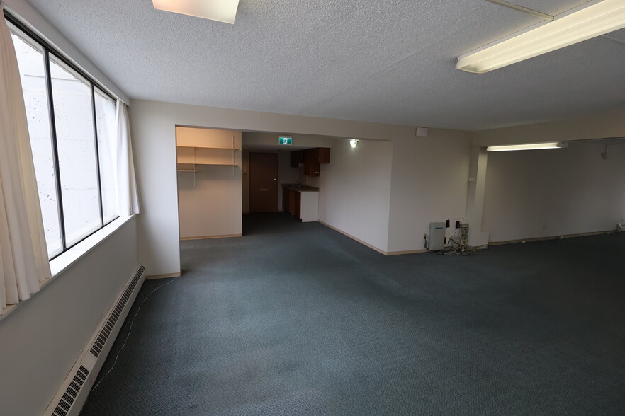 631 Sixth St, New Westminster, BC for lease - Building Photo - Image 2 of 10