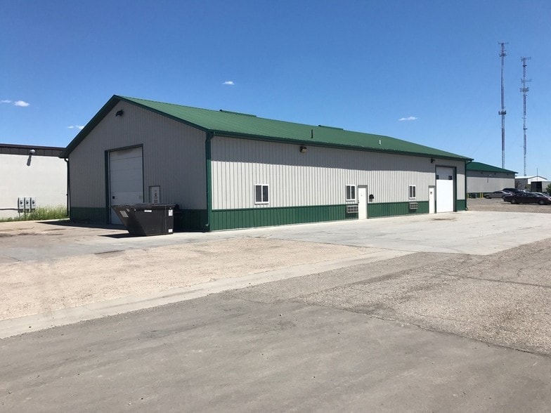 1828 23rd St S, Moorhead, MN for sale - Primary Photo - Image 1 of 1