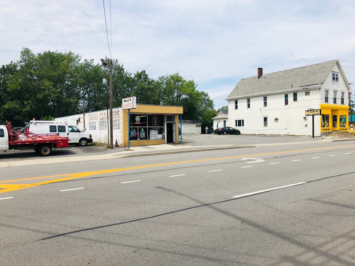 5836 Transit Rd, Depew, NY 14043