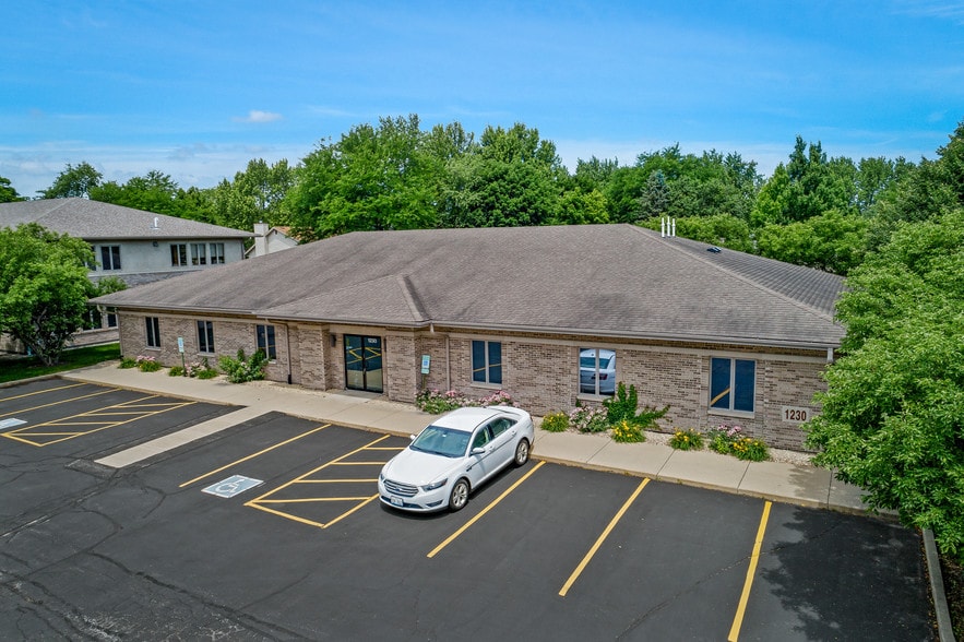 1230 Larkin Ave, Elgin, IL for sale - Building Photo - Image 1 of 1