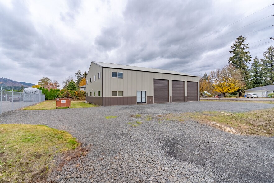 2120 Apple Loop, Lyons, OR for sale - Primary Photo - Image 1 of 29