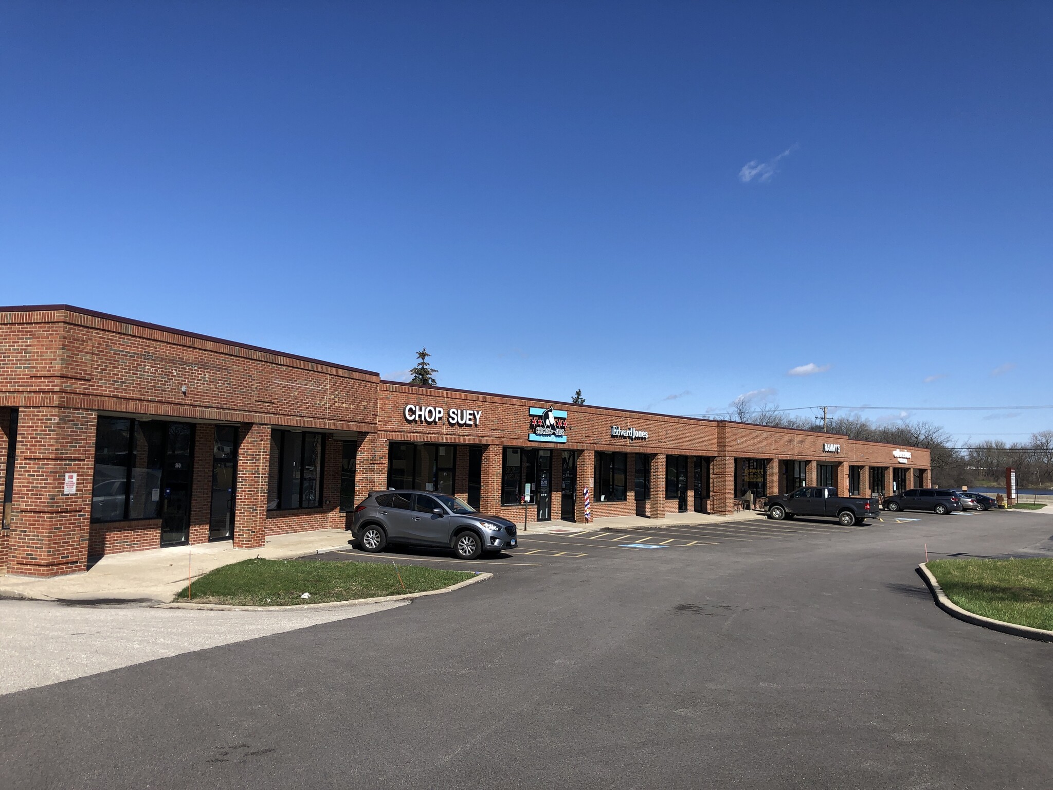 820 Wheeling Rd, Wheeling, IL for lease Building Photo- Image 1 of 32