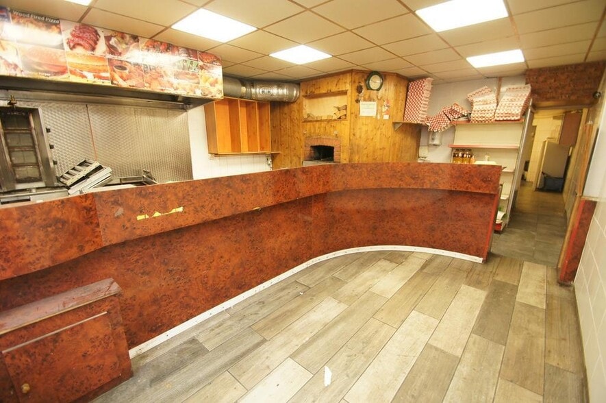 20 Whitby Rd, Ellesmere Port for lease - Building Photo - Image 2 of 12