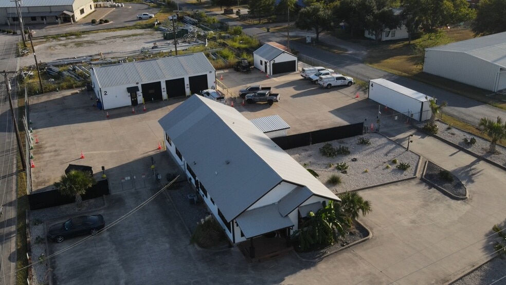 4613 Priem Ln portfolio of 2 properties for sale on LoopNet.com - Building Photo - Image 1 of 63