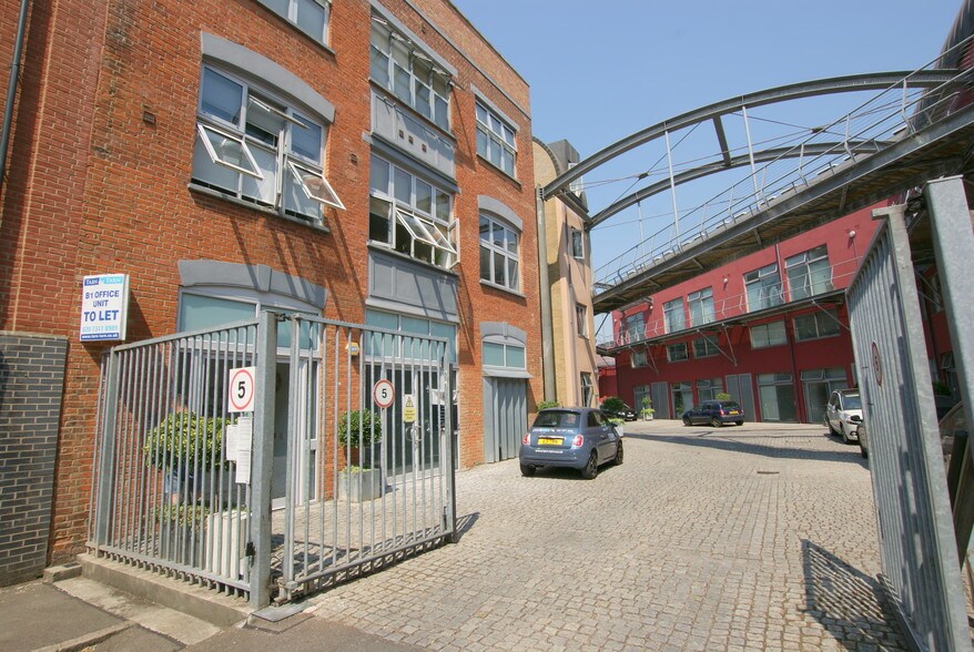 Carysfort Rd, London for sale - Building Photo - Image 2 of 6