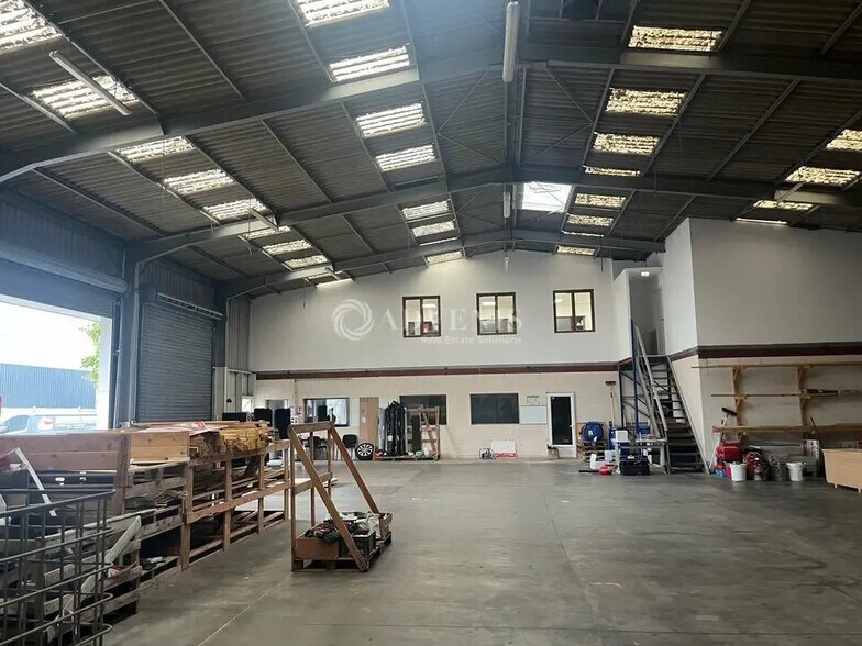 Flex in Saint-Pierre-des-Corps for lease - Interior Photo - Image 1 of 10