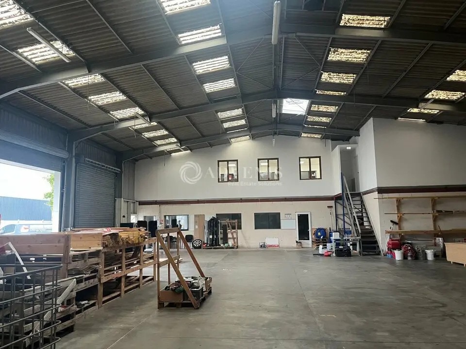 Flex in Saint-Pierre-des-Corps for lease Interior Photo- Image 1 of 11