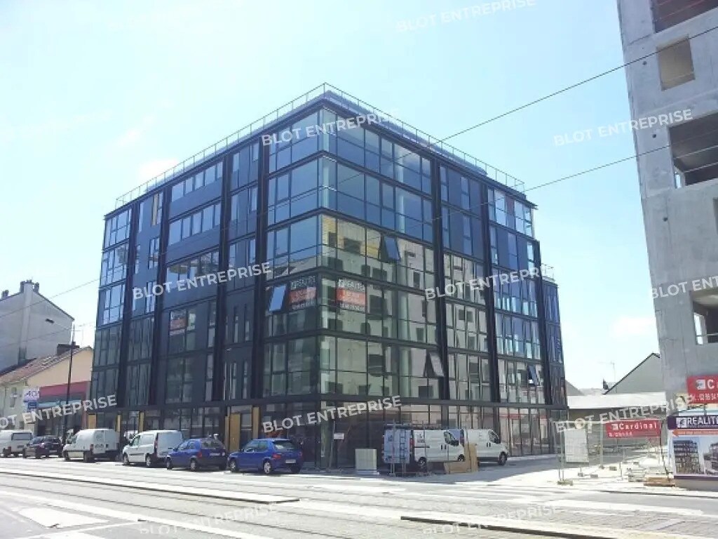 Office in Saint-Herblain for lease Building Photo- Image 1 of 16
