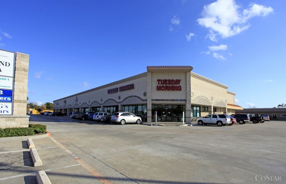 5720-5740 W Broadway St, Pearland, TX for sale - Building Photo - Image 1 of 1