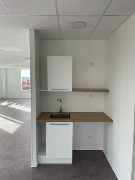 38 Rue Jean Pages, Villenave-d'Ornon for lease - Building Photo - Image 3 of 9