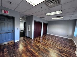 109 Capitol St, Charleston, WV for lease Interior Photo- Image 2 of 4