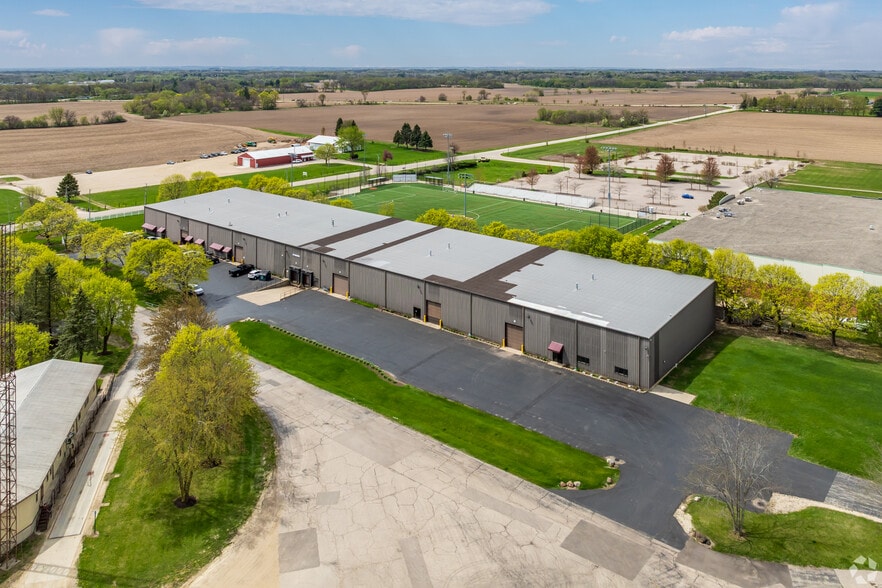 8550 Ridgefield Rd, Crystal Lake, IL for lease - Building Photo - Image 3 of 3