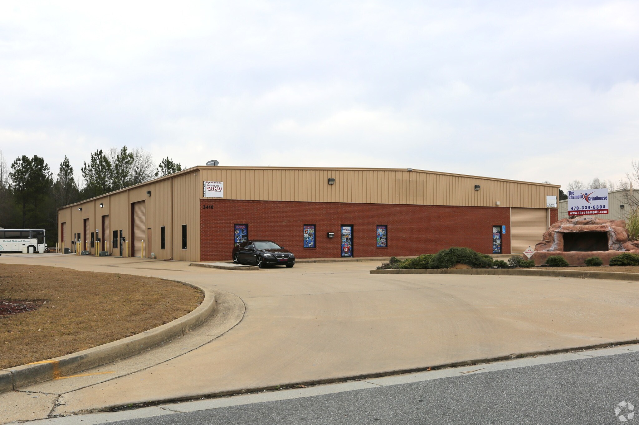 3410 Florence Cir, Powder Springs, GA for lease Primary Photo- Image 1 of 8