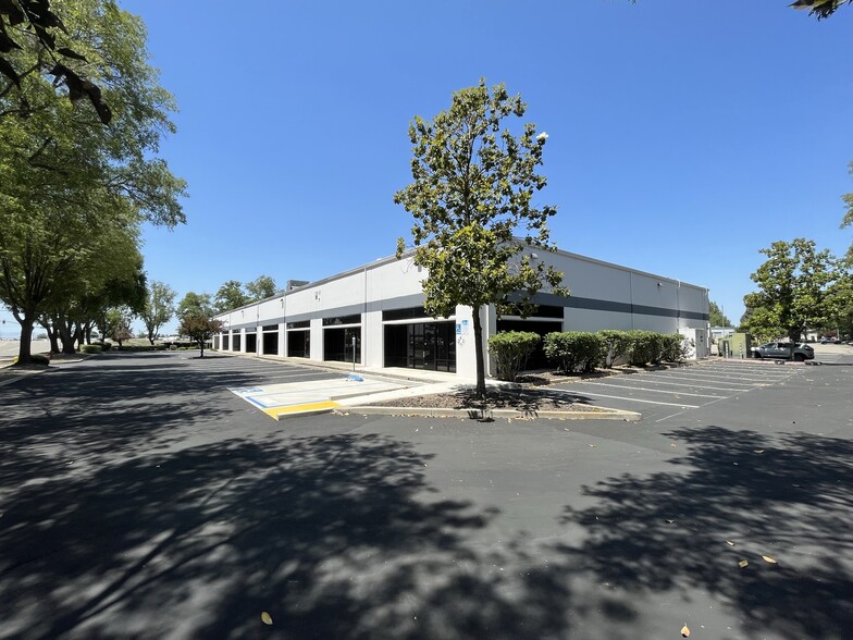 199 Frank West Cir, Stockton, CA for lease - Building Photo - Image 2 of 3