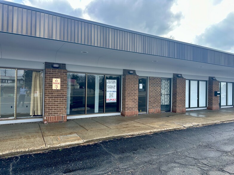 6810 S Cedar St, Lansing, MI for lease - Building Photo - Image 2 of 4