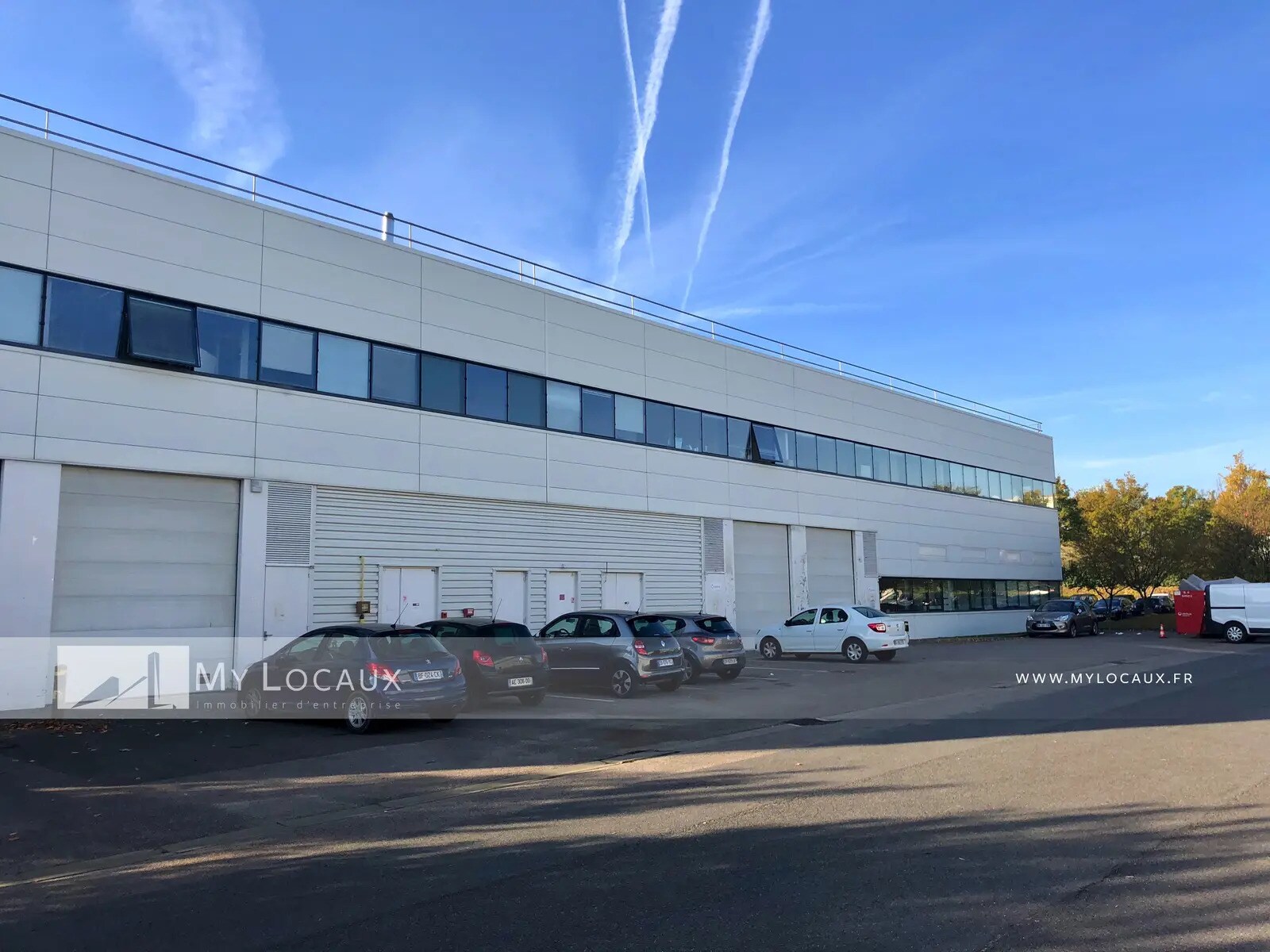Flex in Cergy for lease Building Photo- Image 1 of 9