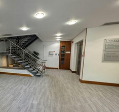 Catteshall Ln, Godalming for lease Interior Photo- Image 1 of 3