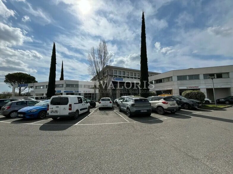 Office in Aix-en-Provence for lease - Building Photo - Image 1 of 8