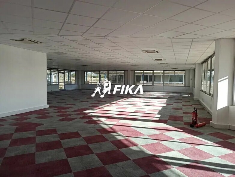 Office in Toulouse for lease - Building Photo - Image 1 of 6