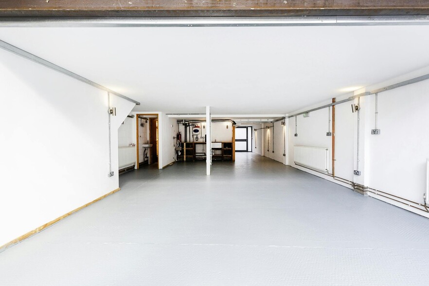 1-5 Vyner St, London for lease - Building Photo - Image 3 of 9