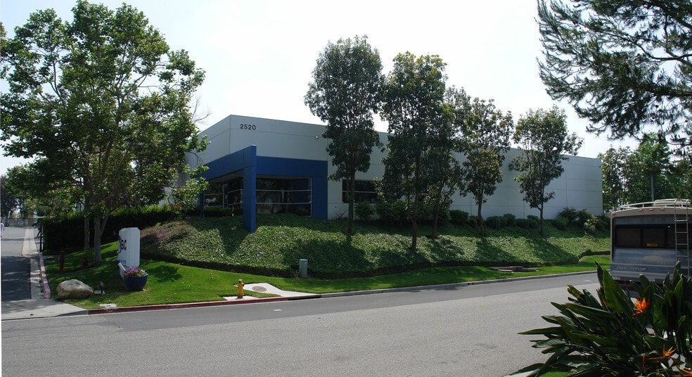 2550 Pioneer Ave, Vista, CA for lease - Building Photo - Image 1 of 3