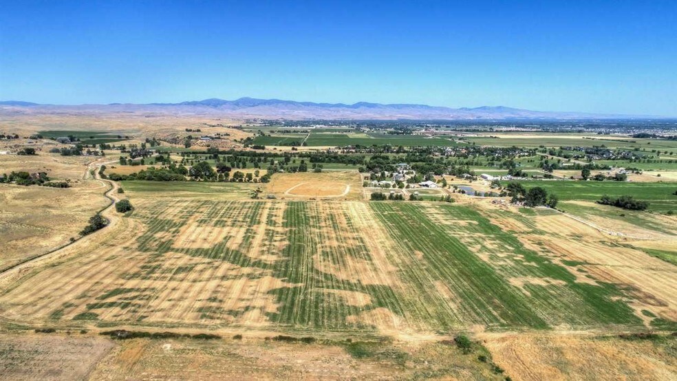 9594 Beacon Light Rd, Star, ID 83669