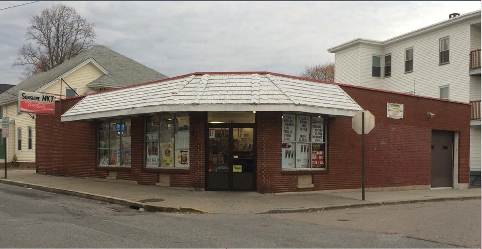 175-181 Washington St, Central Falls, RI for sale - Primary Photo - Image 1 of 1