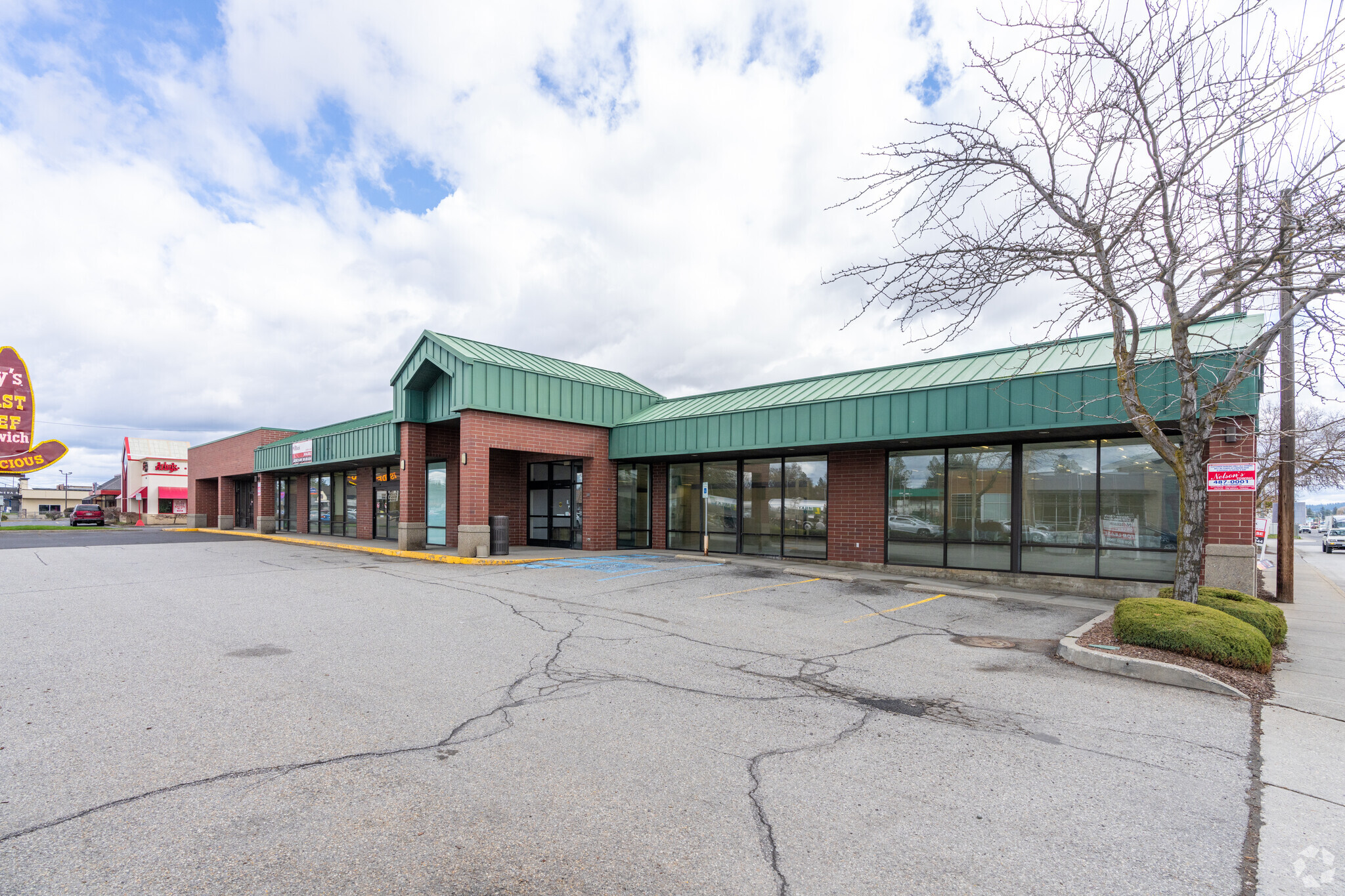 6302 N Division St, Spokane, WA for lease Primary Photo- Image 1 of 6