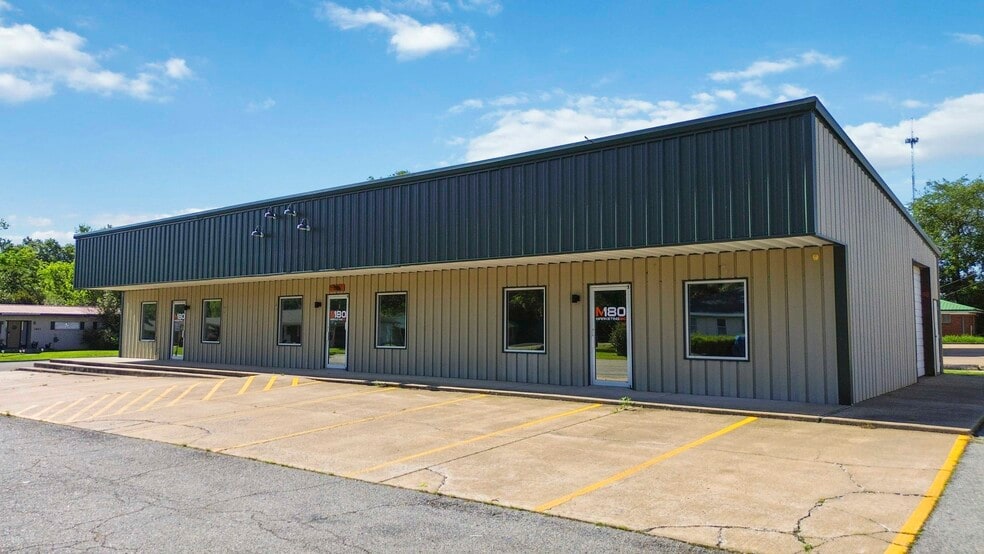 196 E Kenwood St, Siloam Springs, AR for lease - Building Photo - Image 3 of 25