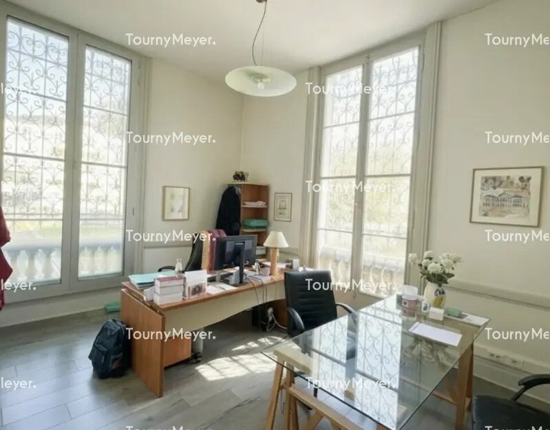 Vente Bureaux 183 m² - Photo 1