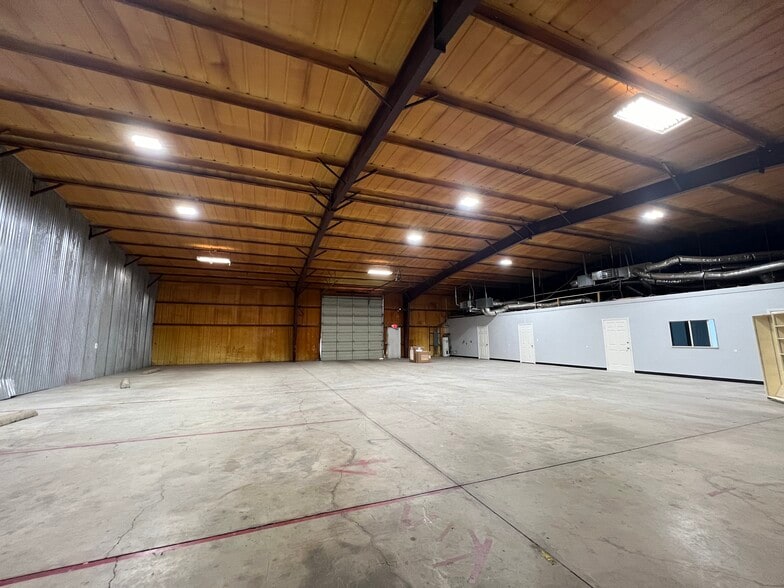2341 N Masch Branch Rd, Denton, TX for lease - Building Photo - Image 3 of 13