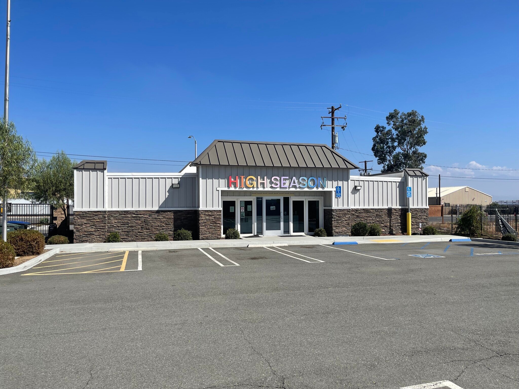 Amazon In Perris California - 1mc52p8
