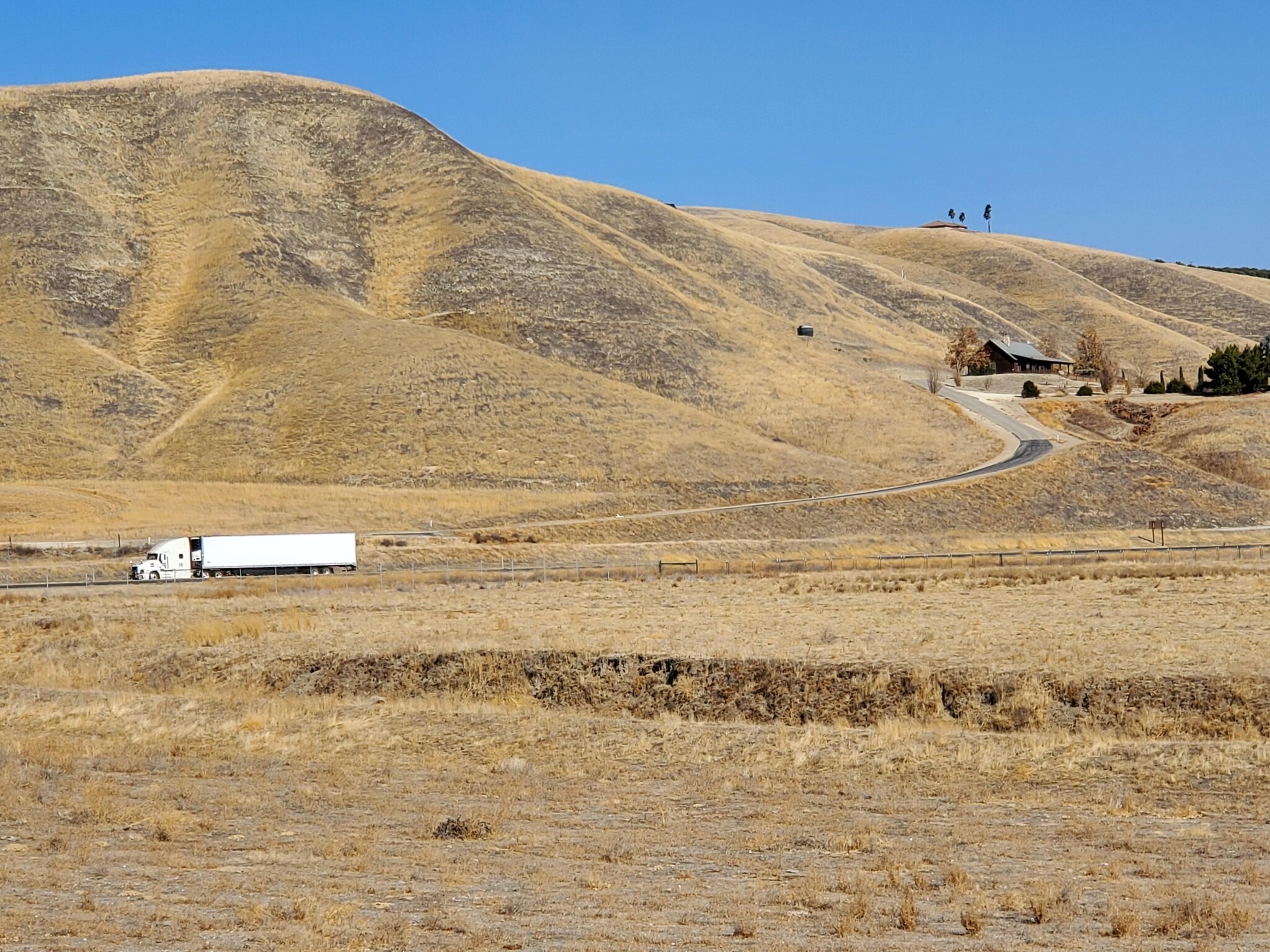 2180 W Centre St, Shandon, CA for lease Primary Photo- Image 1 of 4