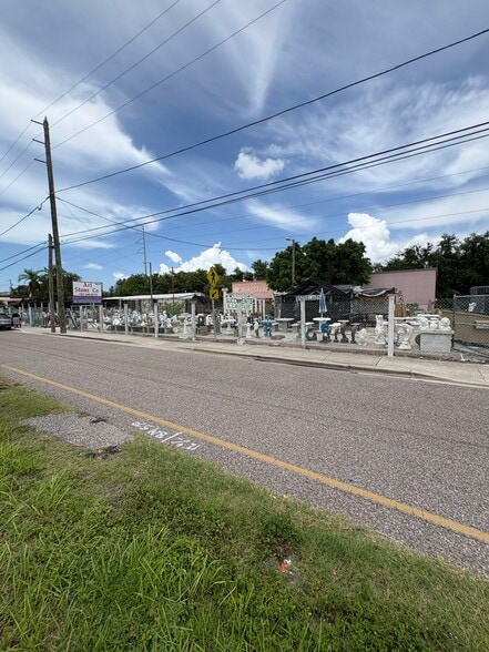 3611 Tyrone Blvd N, Saint Petersburg, FL for sale - Building Photo - Image 2 of 7