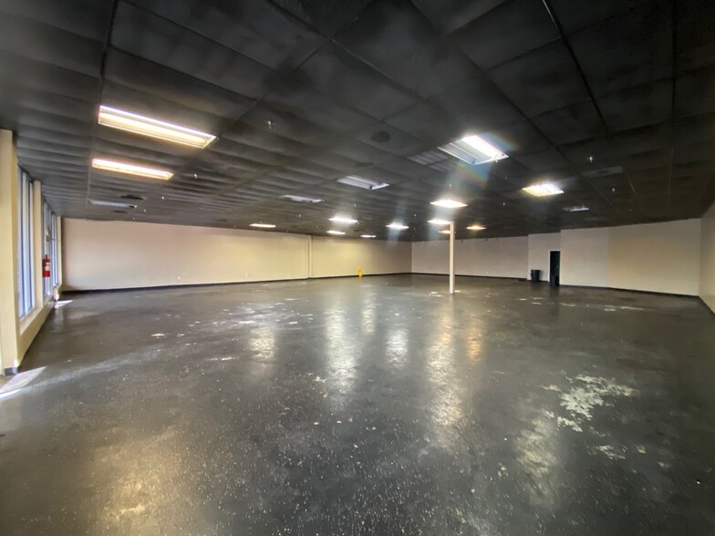 3729 Macon Rd, Columbus, GA for lease - Interior Photo - Image 2 of 5