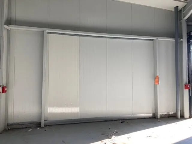 Flex in Cusset for lease - Interior Photo - Image 3 of 4