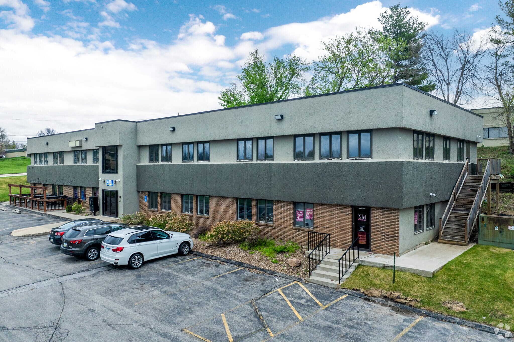 8980 Hickman Rd, Clive, IA for sale Primary Photo- Image 1 of 1