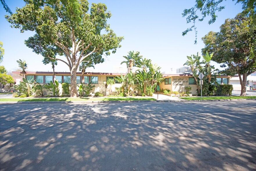 5479 E Abbeyfield St, Long Beach, CA 90815