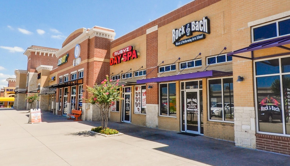 5454 Main St, Frisco, TX 75034 - World Cup Plaza | LoopNet