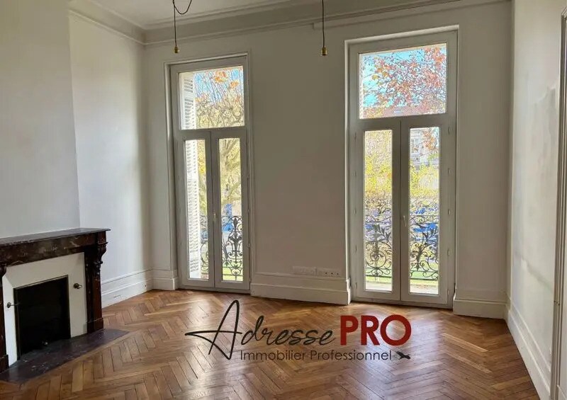 Retail in Bordeaux for lease - Interior Photo - Image 1 of 4