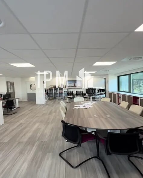 Office in La Ciotat for lease - Interior Photo - Image 1 of 6