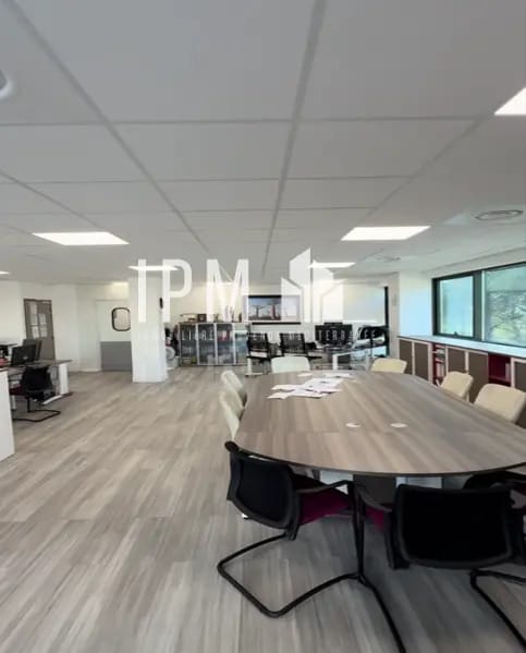 Office in La Ciotat for lease Interior Photo- Image 1 of 7