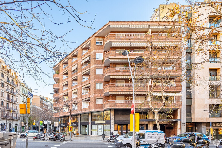 Carrer de Padilla, Barcelona, Barcelona for sale - Building Photo - Image 2 of 2