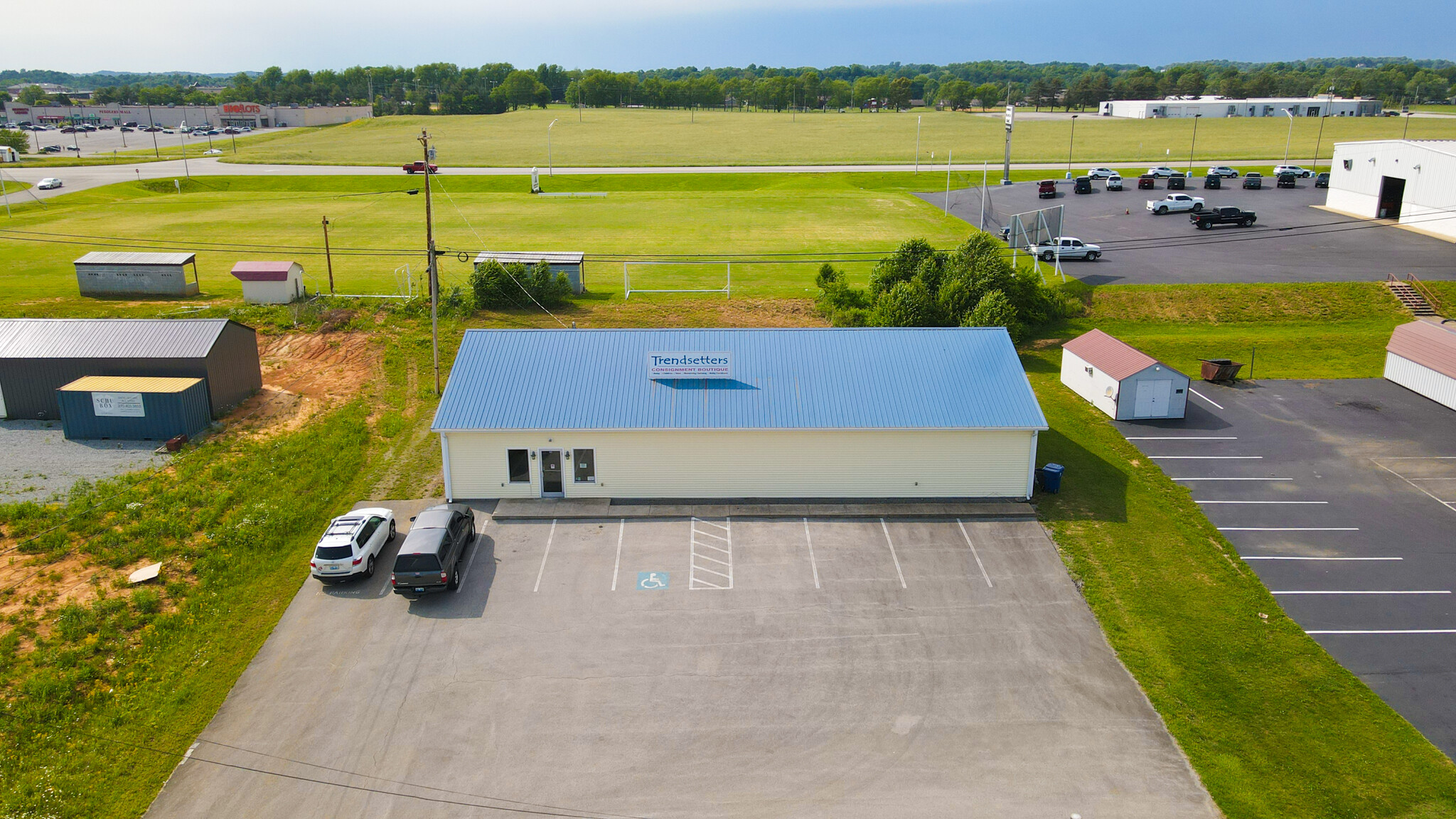 109 Nancy Cox Dr, Campbellsville, KY for sale Primary Photo- Image 1 of 1